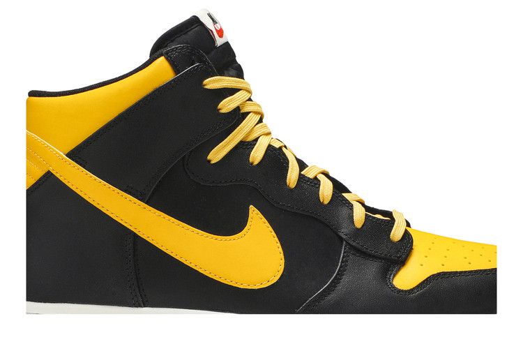 Nike Dunk CMFT — University Gold/White/Black