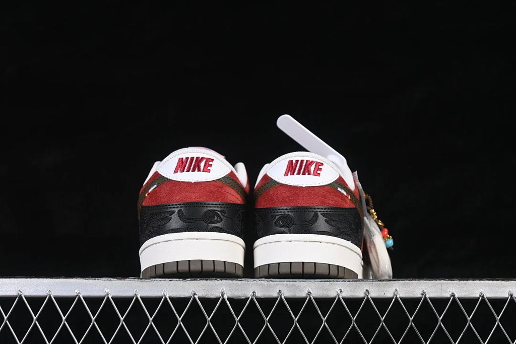 Nike SB Dunk Low "Player One"