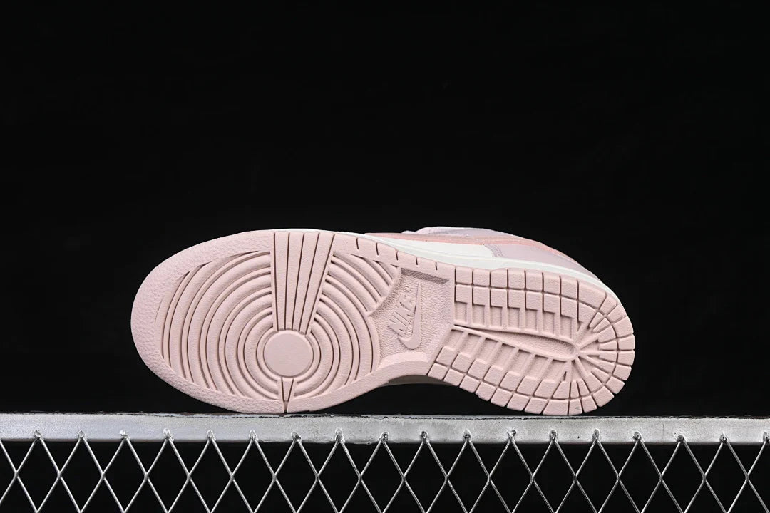 Nike SB Dunk Low "Platinum Violet"