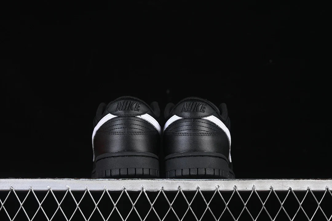 Nike SB Dunk Low "All Black-White"