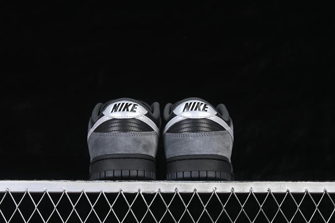 Nike SB Dunk Low "Anthracite"